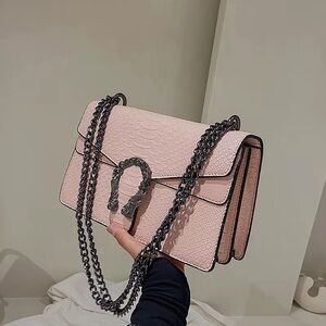 Elegant Pink Chain Strap Women's Bag